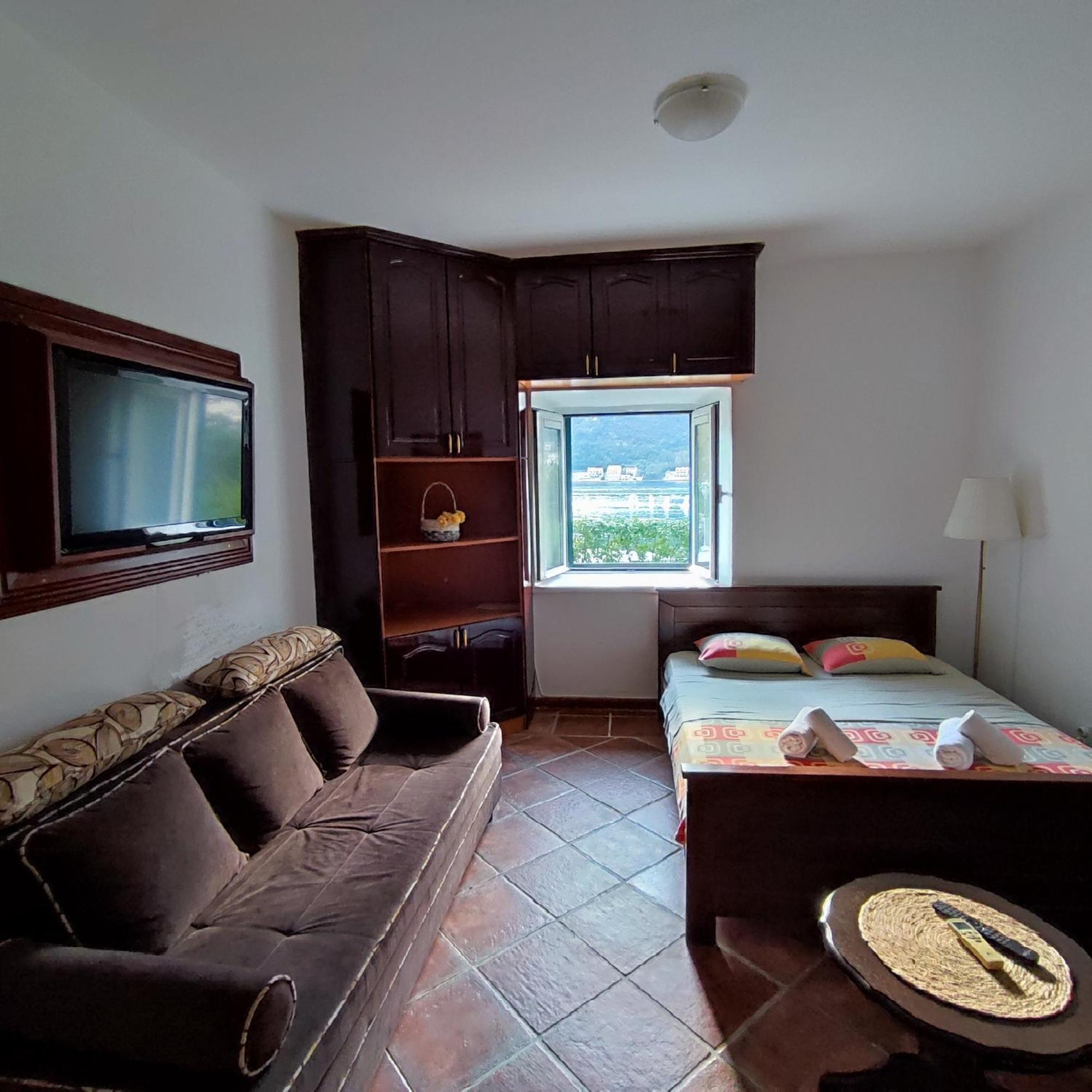 Villa Kamena Kotor Exteriör bild